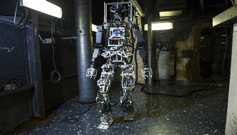 saffir 777|SAFFiR, the US Navy’s prototype firefighting robot .